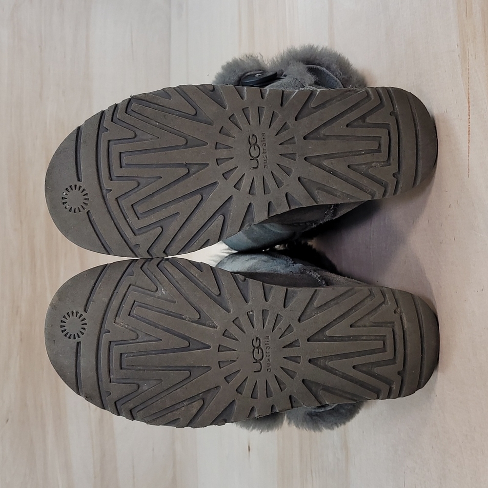 Ugg Australia Bailey Button Gray Boots - image 7